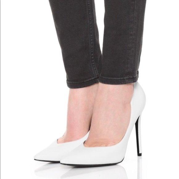 Kendall + Kylie: White Leather Heels 6M - Picture 2 of 3
